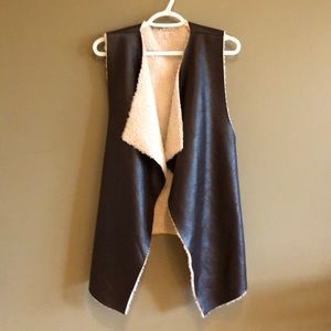 Echo faux leather/fleece vest